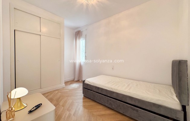 Resale - Apartment / flat - Alicante City - Parque de las Naciones