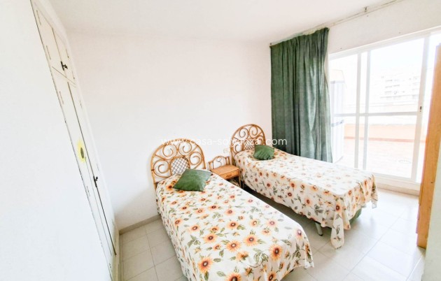 Resale - Apartment / flat - Torrevieja - Torrevieja Centro