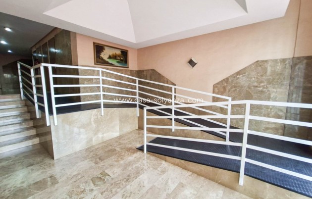 Resale - Apartment / flat - Torrevieja - Torrevieja Centro