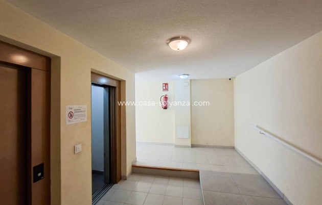 Resale - Apartment / flat - Torrevieja - Torrevieja Centro