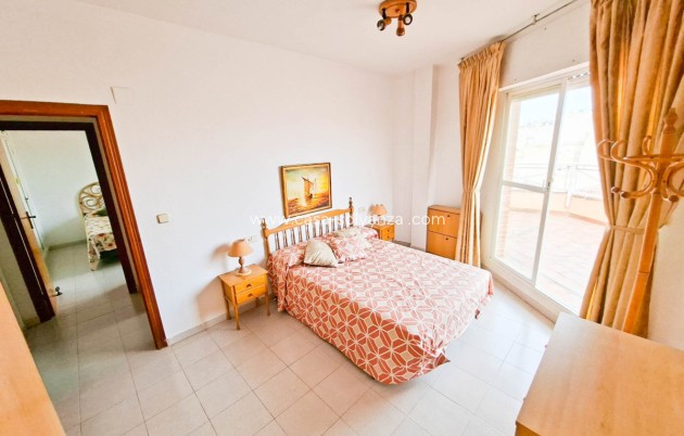 Resale - Apartment / flat - Torrevieja - Torrevieja Centro