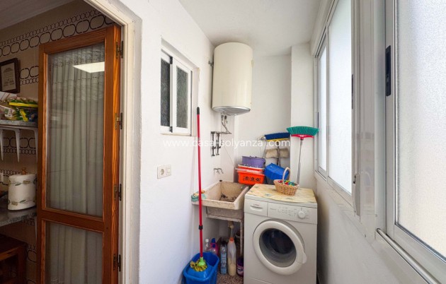 Resale - Apartment / flat - Torrevieja - La Mata