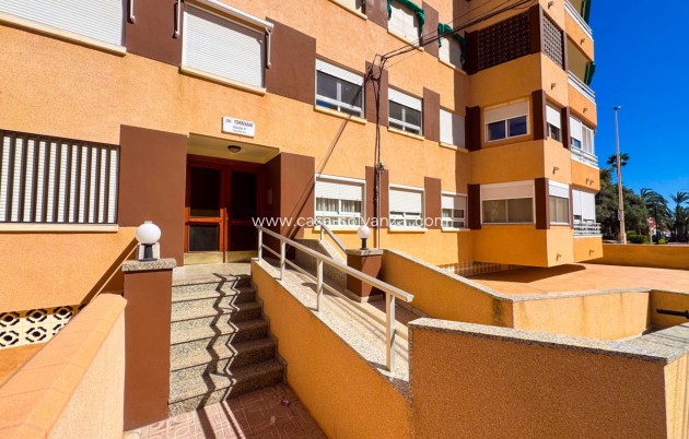 Resale - Apartment / flat - Torrevieja - La Mata