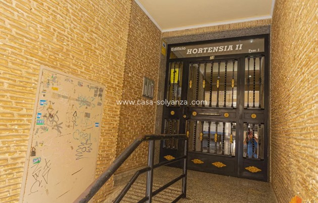 Resale - Apartment / flat - Torrevieja - Torrevieja Centro