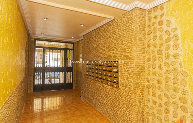 Resale - Apartment / flat - Torrevieja - Torrevieja Centro