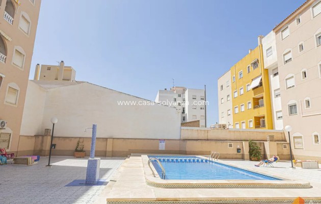 Resale - Apartment / flat - Torrevieja - Torrevieja Centro
