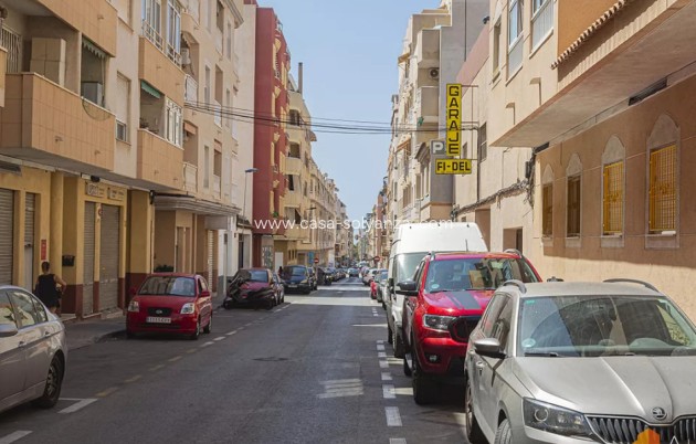 Resale - Apartment / flat - Torrevieja - Torrevieja Centro