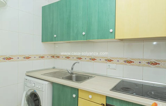 Resale - Apartment / flat - Torrevieja - Torrevieja Centro