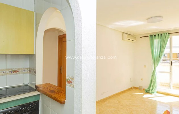Resale - Apartment / flat - Torrevieja - Torrevieja Centro
