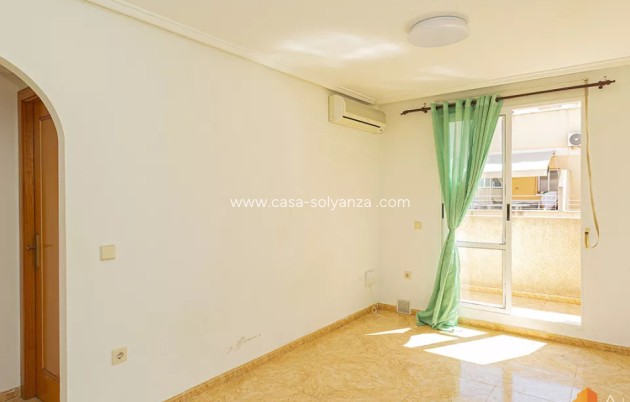 Resale - Apartment / flat - Torrevieja - Torrevieja Centro