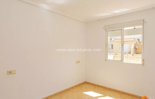 Resale - Apartment / flat - Torrevieja - Torrevieja Centro