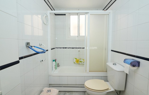 Resale - Apartment / flat - Torrevieja - Playa de los Locos