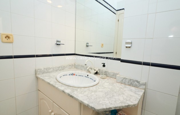 Resale - Apartment / flat - Torrevieja - Playa de los Locos