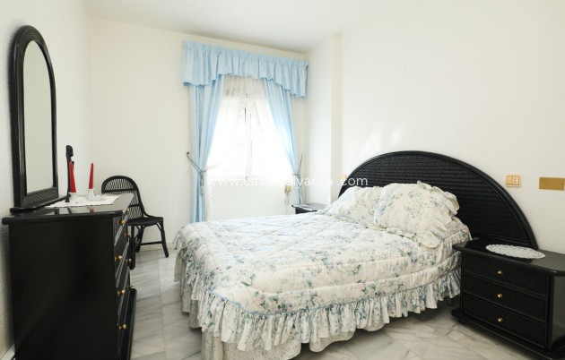 Resale - Apartment / flat - Torrevieja - Playa de los Locos