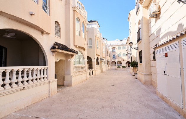 Resale - Apartment / flat - Torrevieja - Playa de los Locos