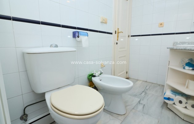 Resale - Apartment / flat - Torrevieja - Playa de los Locos