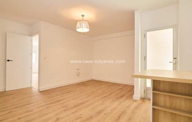 Resale - Apartment / flat - Torrevieja - Torrevieja Centro