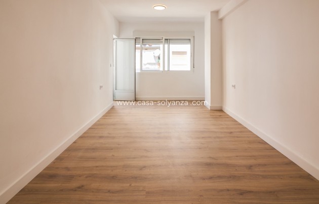 Resale - Apartment / flat - Torrevieja - Torrevieja Centro