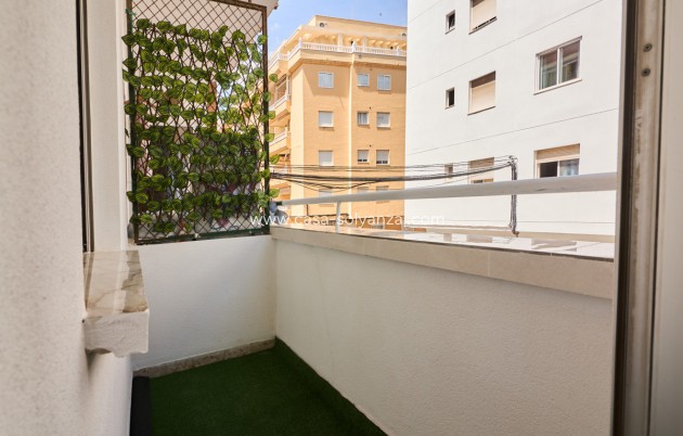 Resale - Apartment / flat - Torrevieja - Torrevieja Centro