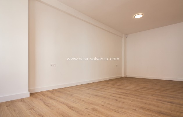 Resale - Apartment / flat - Torrevieja - Torrevieja Centro