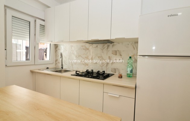 Resale - Apartment / flat - Torrevieja - Torrevieja Centro