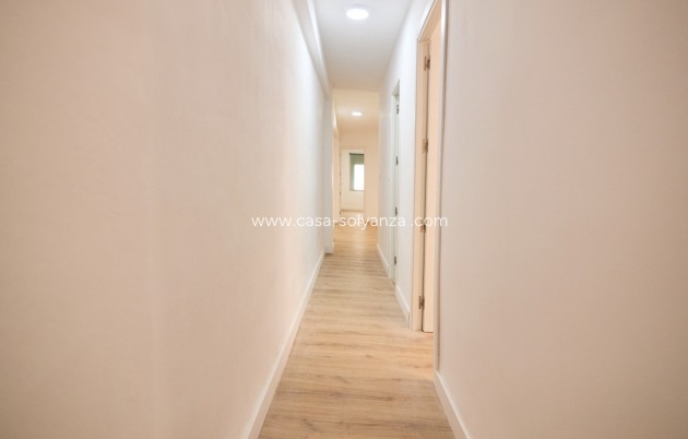 Resale - Apartment / flat - Torrevieja - Torrevieja Centro