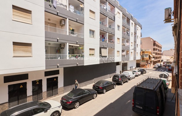 Resale - Apartment / flat - Torrevieja - Torrevieja Centro