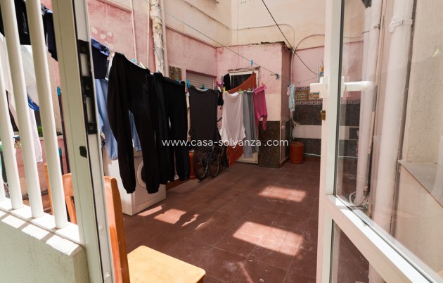 Resale - Apartment / flat - Torrevieja - Torrevieja Centro