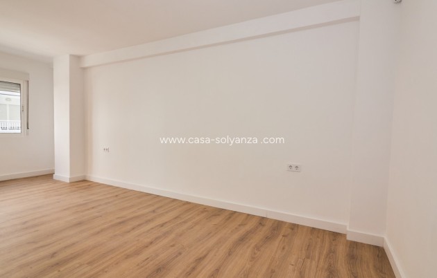 Resale - Apartment / flat - Torrevieja - Torrevieja Centro