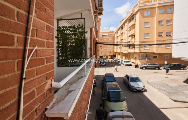 Resale - Apartment / flat - Torrevieja - Torrevieja Centro