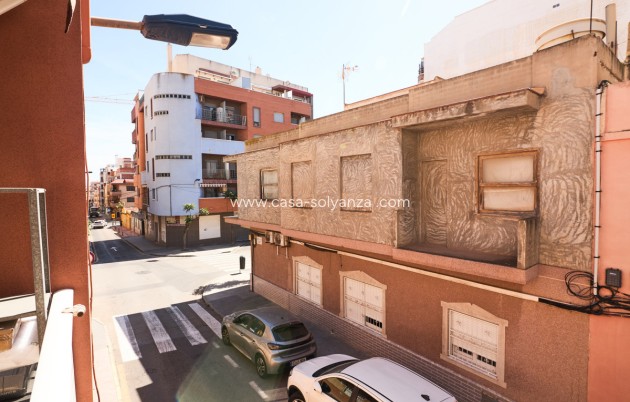 Resale - Apartment / flat - Torrevieja - Torrevieja Centro