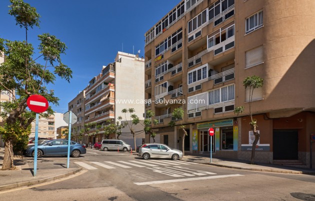Resale - Apartment / flat - Torrevieja - Torrevieja Centro