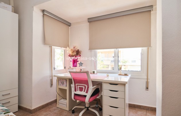 Resale - Apartment / flat - Torrevieja - Torrevieja Centro