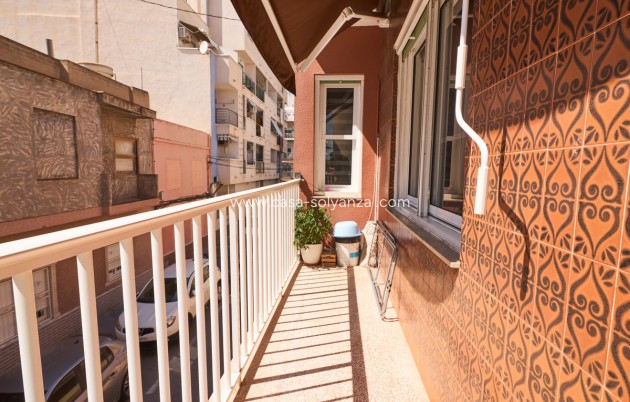 Resale - Apartment / flat - Torrevieja - Torrevieja Centro