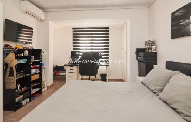 Resale - Apartment / flat - Torrevieja - Torrevieja Centro
