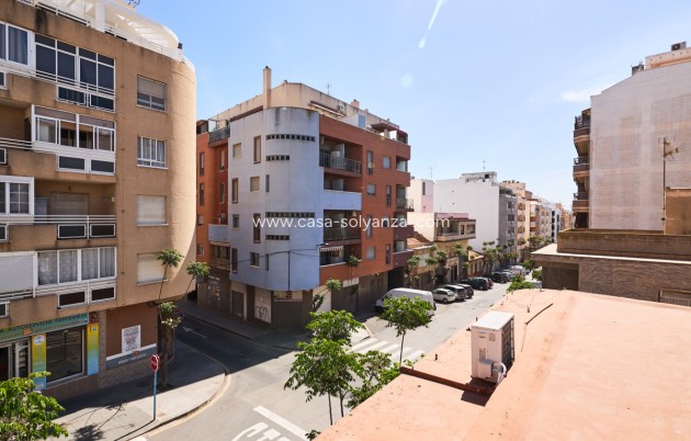 Resale - Apartment / flat - Torrevieja - Torrevieja Centro