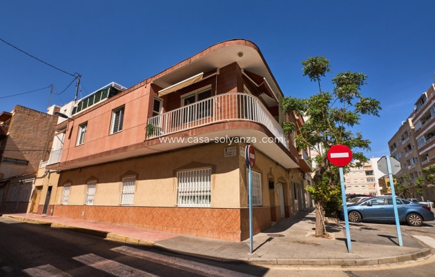 Resale - Apartment / flat - Torrevieja - Torrevieja Centro