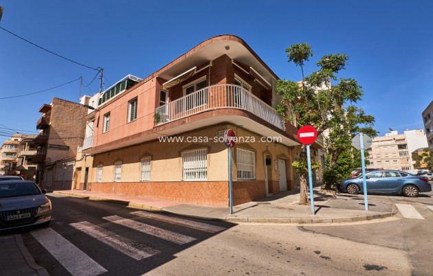 Resale - Apartment / flat - Torrevieja - Torrevieja Centro