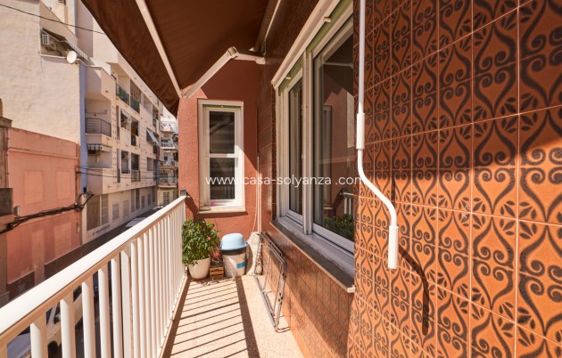 Resale - Apartment / flat - Torrevieja - Torrevieja Centro