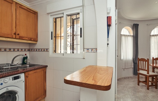 Resale - Townhouse - Torrevieja - Torrevieja Centro