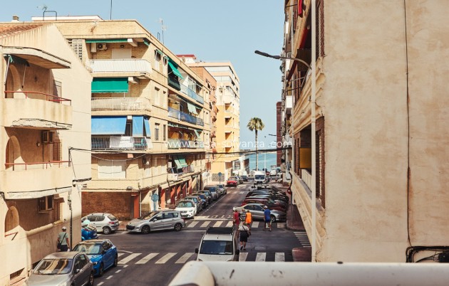 Resale - Apartment / flat - Torrevieja - Torrevieja Centro