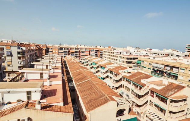 Resale - Apartment / flat - Torrevieja - Torrevieja Centro