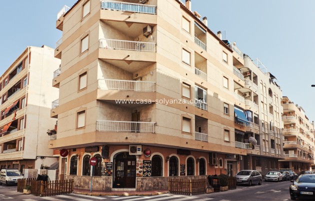 Resale - Apartment / flat - Torrevieja - Torrevieja Centro