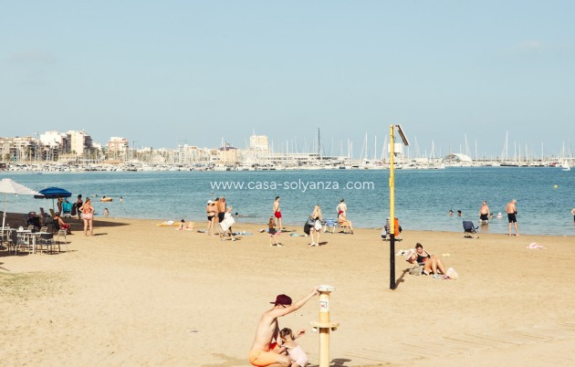 Resale - Apartment / flat - Torrevieja - Torrevieja Centro