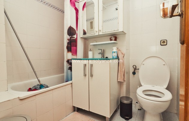 Resale - Apartment / flat - Torrevieja - Torrevieja Centro