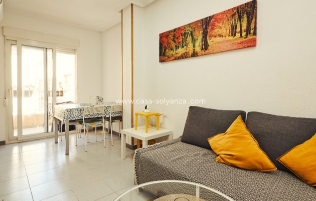 Resale - Apartment / flat - Torrevieja - Torrevieja Centro