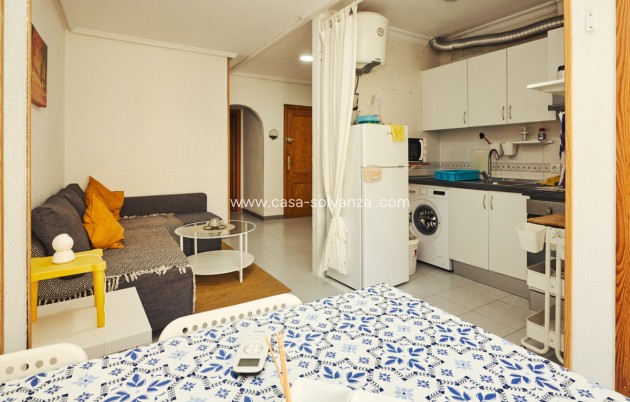 Resale - Apartment / flat - Torrevieja - Torrevieja Centro