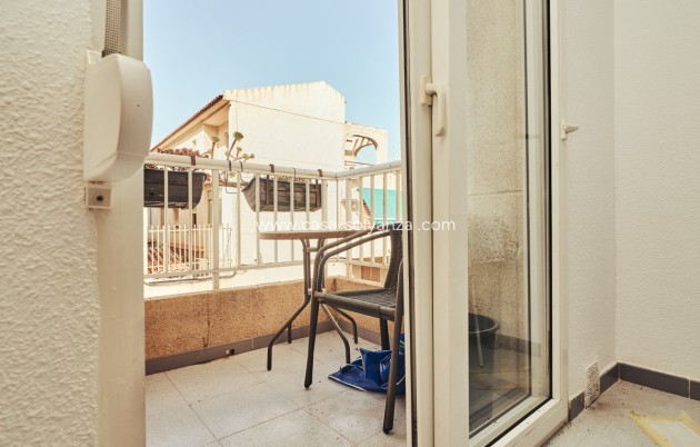 Resale - Apartment / flat - Torrevieja - Torrevieja Centro