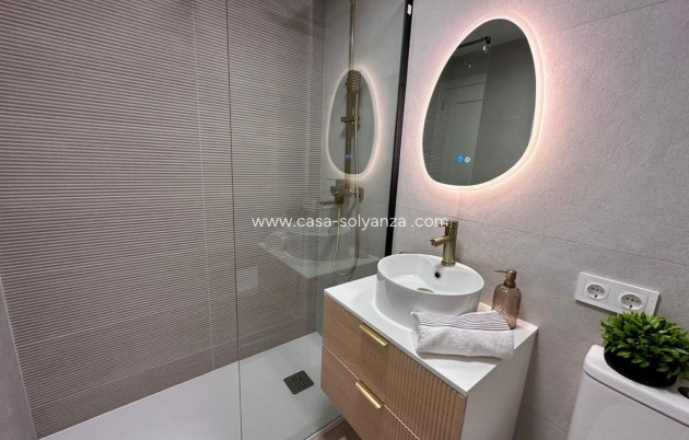 Resale - Apartment / flat - Torrevieja - Torrevieja Centro