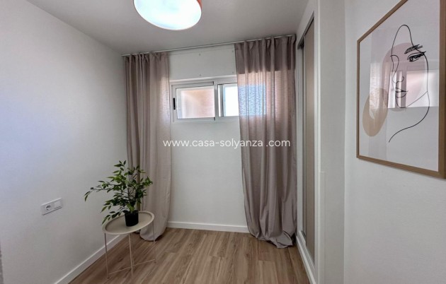 Resale - Apartment / flat - Torrevieja - Torrevieja Centro